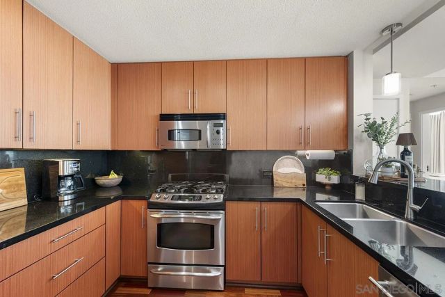 325 7th Avenue 1006, San Diego, CA 92101