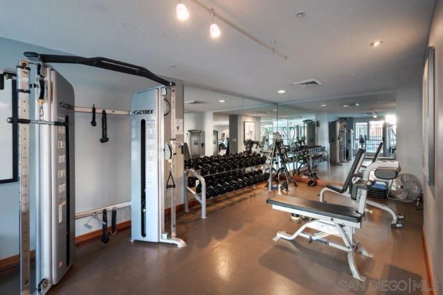 325 7th Avenue 1006, San Diego, CA 92101