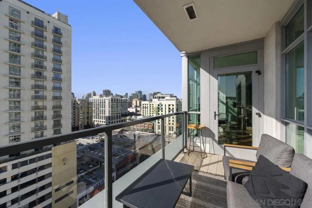 325 7th Avenue 1006, San Diego, CA 92101