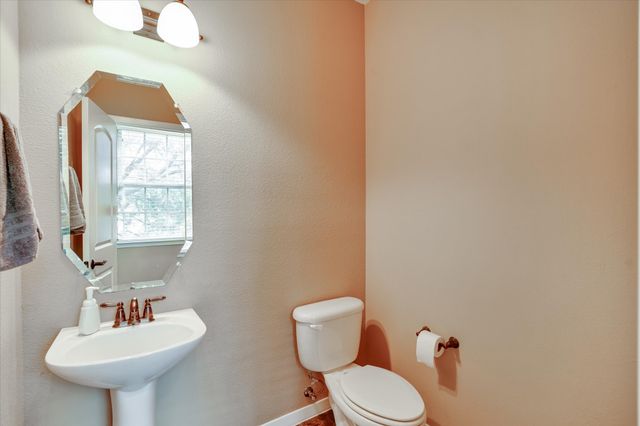 3912 Amberwood Drive, Addison, TX 75001