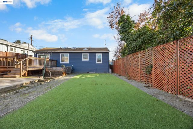 2672 Watson St, Castro Valley, CA 94546