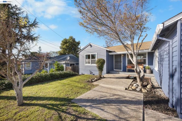 2672 Watson St, Castro Valley, CA 94546