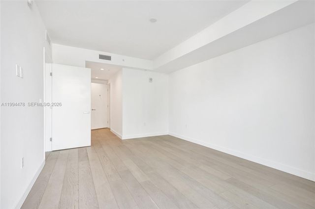 9221 E Bay Harbor Dr 210, Bay Harbor Islands, FL 33154