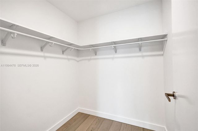 9221 E Bay Harbor Dr 210, Bay Harbor Islands, FL 33154