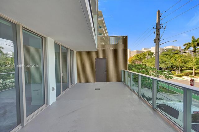 9221 E Bay Harbor Dr 210, Bay Harbor Islands, FL 33154