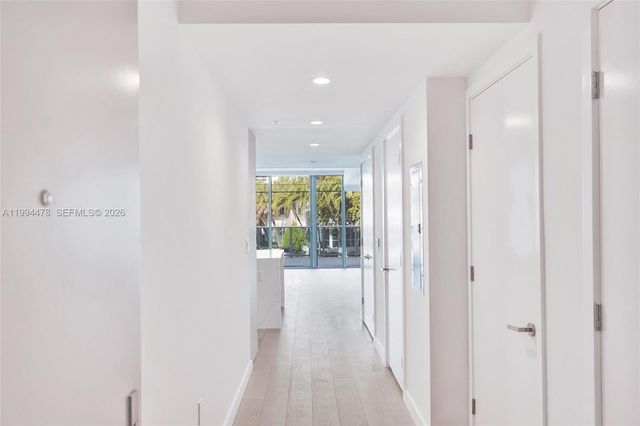 9221 E Bay Harbor Dr 210, Bay Harbor Islands, FL 33154