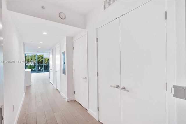 9221 E Bay Harbor Dr 210, Bay Harbor Islands, FL 33154