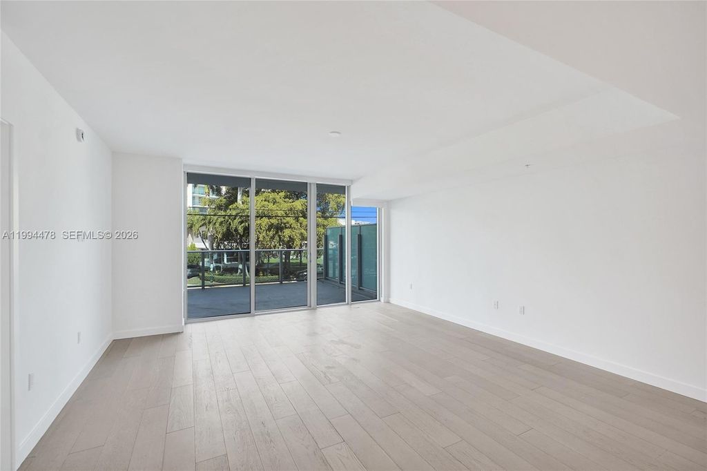 9221 E Bay Harbor Dr 210, Bay Harbor Islands, FL 33154