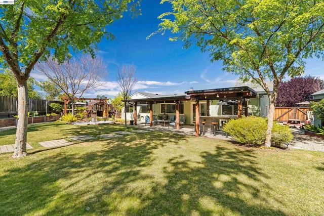 1835 Cairo St, Livermore, CA 94550