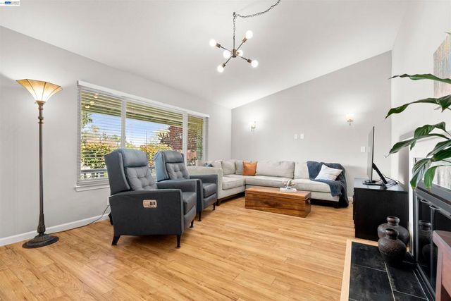 1835 Cairo St, Livermore, CA 94550