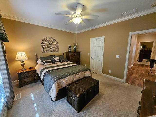 1060 Jefferson Court, Newburgh, IN 47630