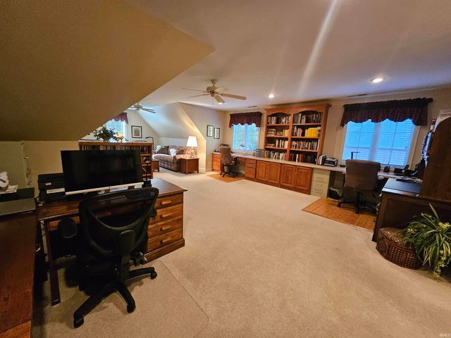 1060 Jefferson Court, Newburgh, IN 47630