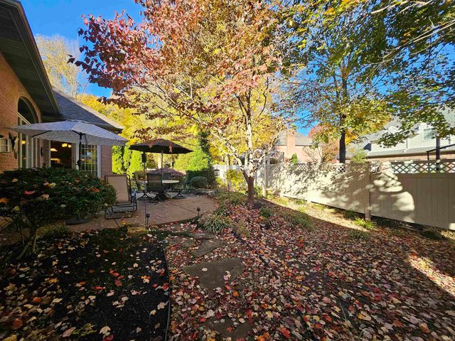 1060 Jefferson Court, Newburgh, IN 47630