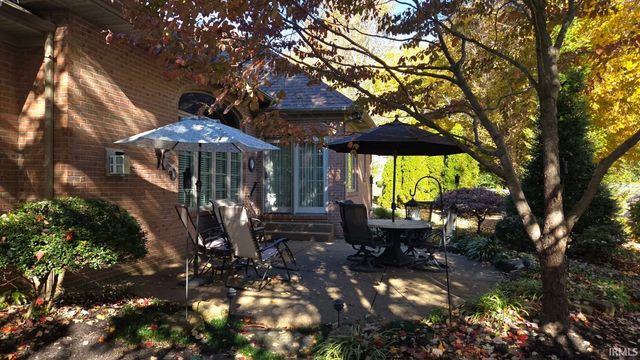 1060 Jefferson Court, Newburgh, IN 47630