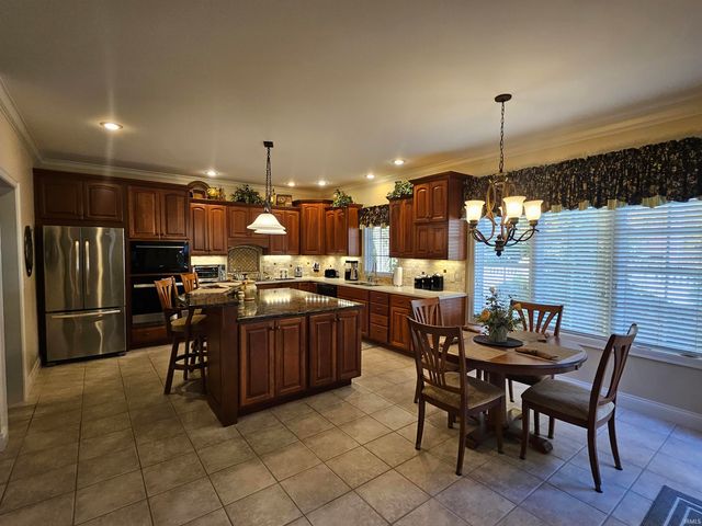 1060 Jefferson Court, Newburgh, IN 47630