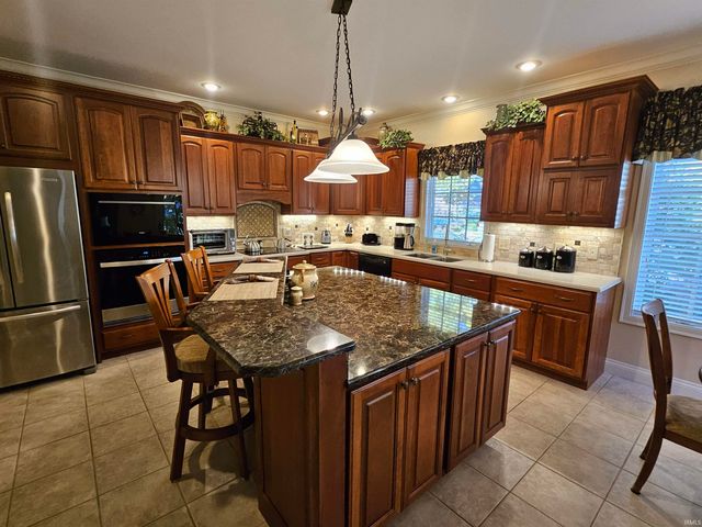 1060 Jefferson Court, Newburgh, IN 47630