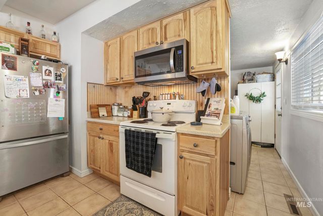 939 Rosemont Dr, Twin Falls, ID 83301