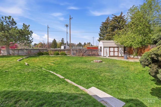 939 Rosemont Dr, Twin Falls, ID 83301