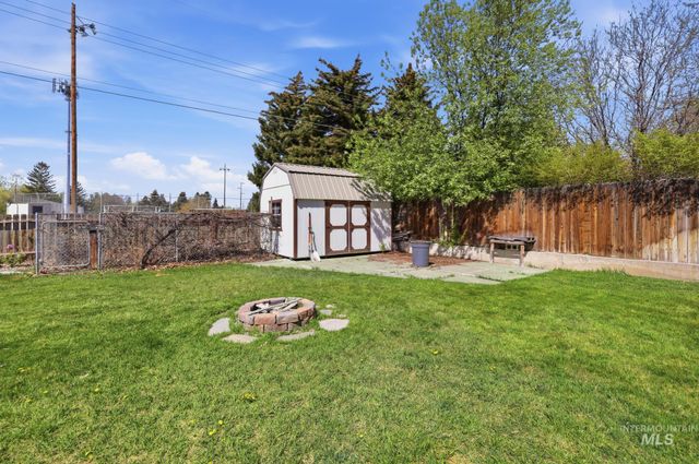 939 Rosemont Dr, Twin Falls, ID 83301