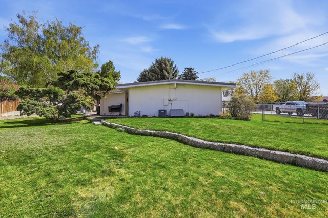 939 Rosemont Dr, Twin Falls, ID 83301