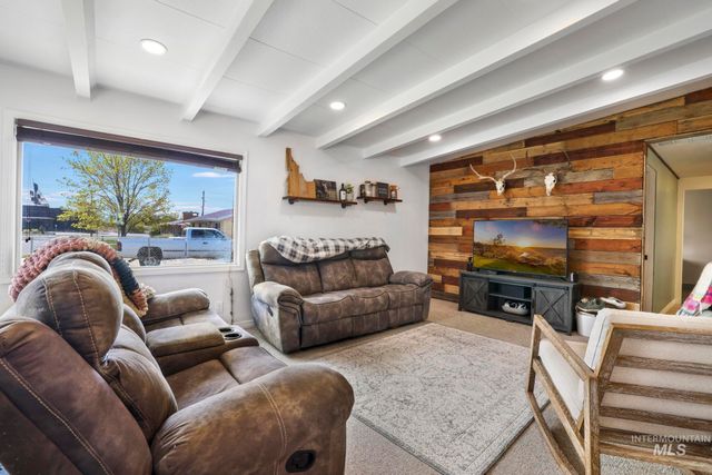 939 Rosemont Dr, Twin Falls, ID 83301