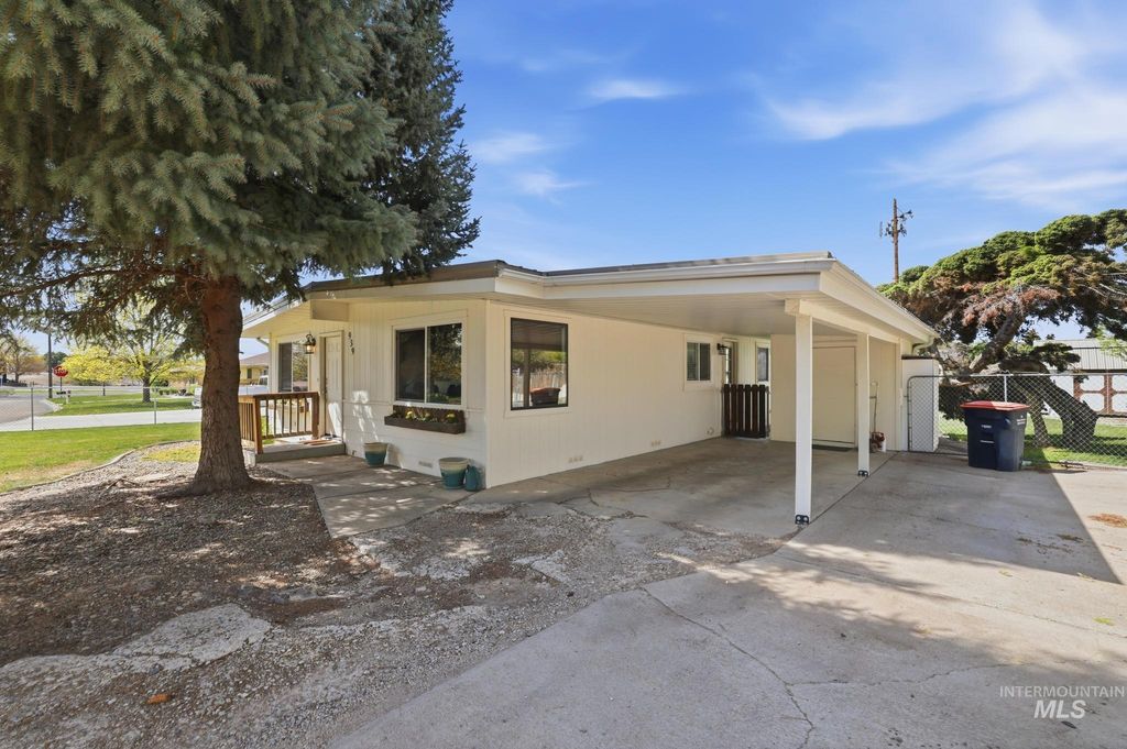 939 Rosemont Dr, Twin Falls, ID 83301