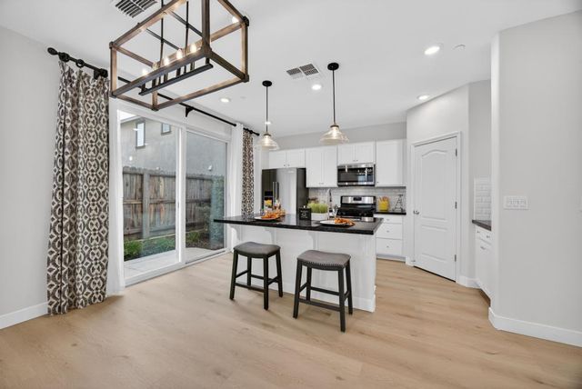 3124 Sunny Gate Ln, Folsom, CA 95630