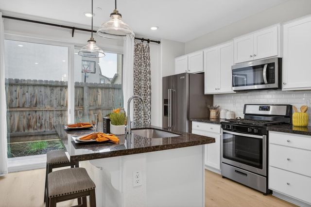 3124 Sunny Gate Ln, Folsom, CA 95630