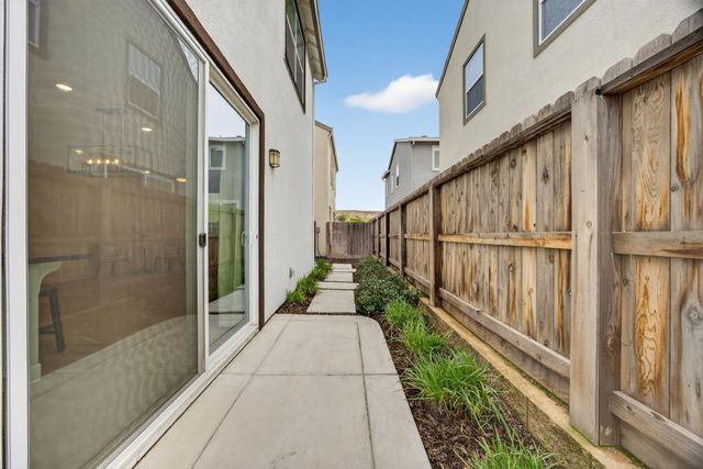 3124 Sunny Gate Ln, Folsom, CA 95630