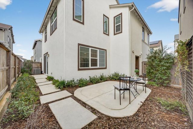 3124 Sunny Gate Ln, Folsom, CA 95630