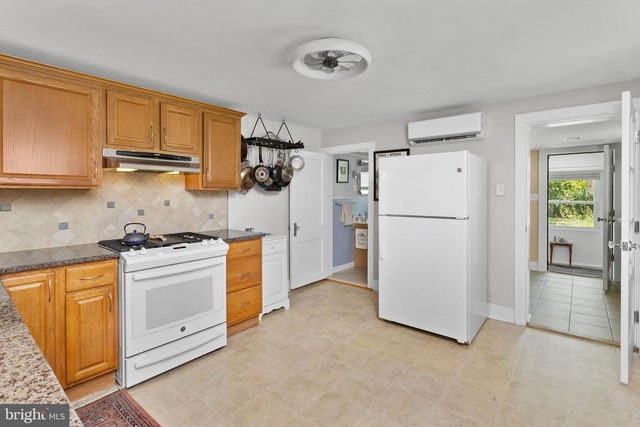 32 MARY ST, Bordentown, NJ 08505