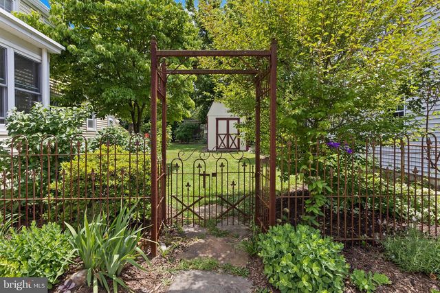 32 MARY ST, Bordentown, NJ 08505