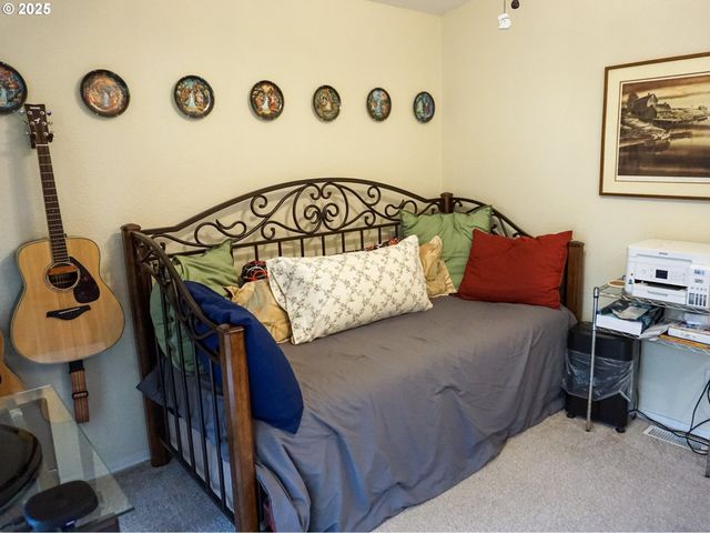 225 KNOLL TERRACE Dr, Canyonville, OR 97417