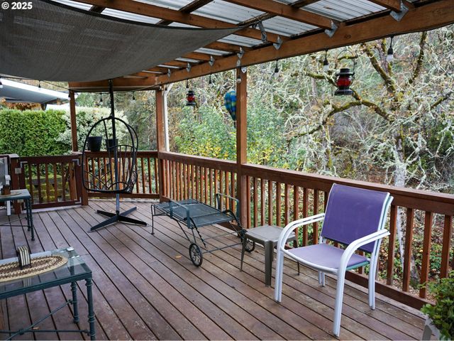 225 KNOLL TERRACE Dr, Canyonville, OR 97417