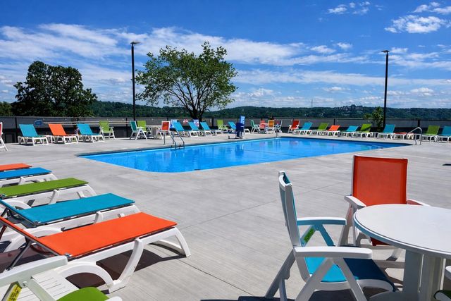 100 Getaway Circle 104, Kimberling City, MO 65686