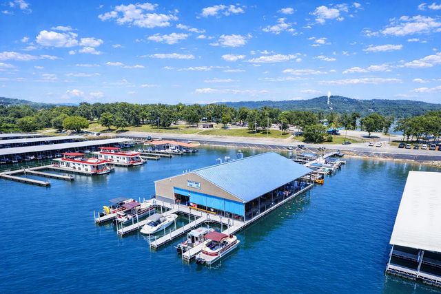 100 Getaway Circle 104, Kimberling City, MO 65686