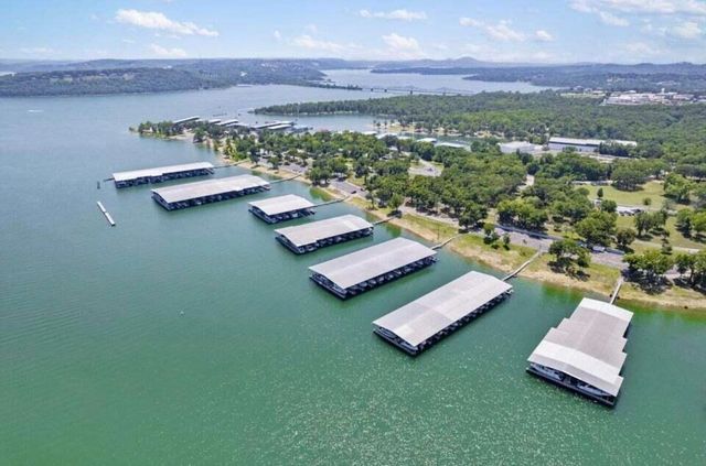 100 Getaway Circle 104, Kimberling City, MO 65686