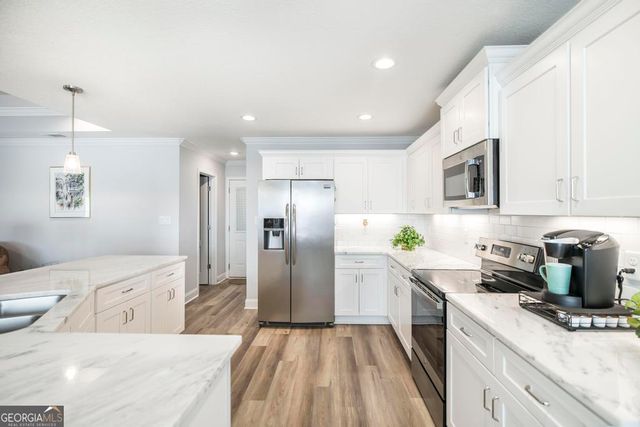 420 Lamplight Drive, Byron, GA 31008