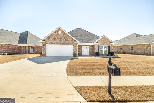 420 Lamplight Drive, Byron, GA 31008