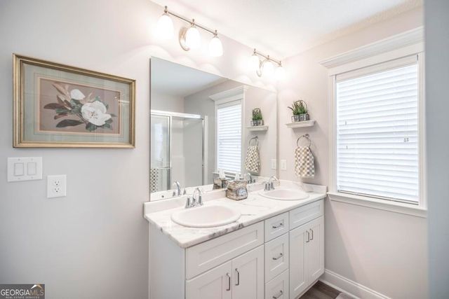 420 Lamplight Drive, Byron, GA 31008