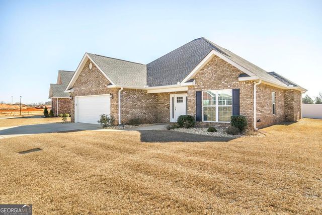 420 Lamplight Drive, Byron, GA 31008