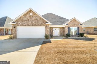 420 Lamplight Drive, Byron, GA 31008