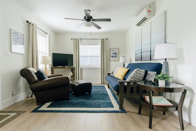 213 Hibiscus Avenue, Pompano Beach, FL 33062