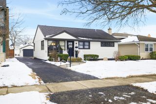 745 S Hillside Avenue, Elmhurst, IL 60126