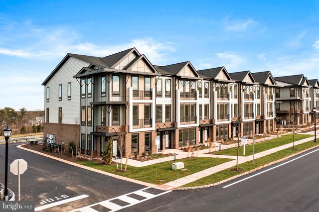 94 VILLAGE DR, Skillman, NJ 08558