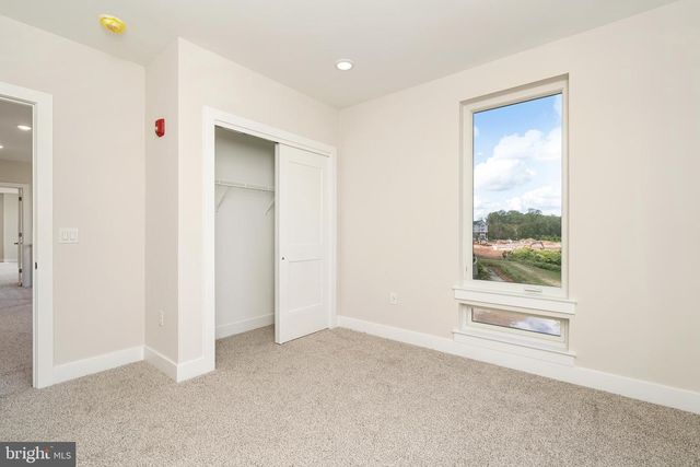 94 VILLAGE DR, Skillman, NJ 08558