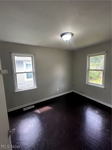 12510 Summerland Avenue, Cleveland, OH 44111