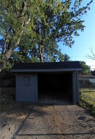 12510 Summerland Avenue, Cleveland, OH 44111