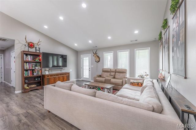 288 Ruth Harris Lane, Poplar Bluff, MO 63901
