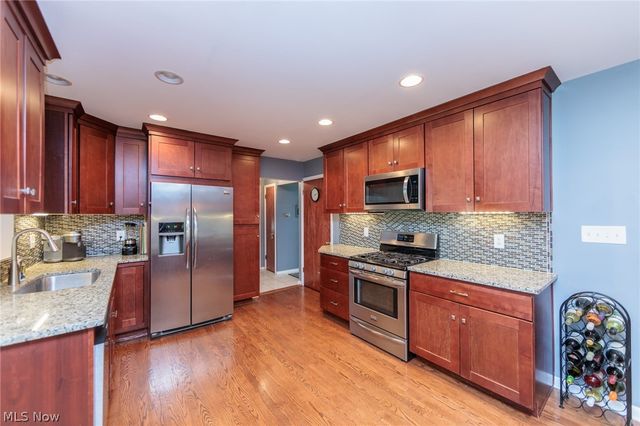 22636 Locust Lane, Rocky River, OH 44116